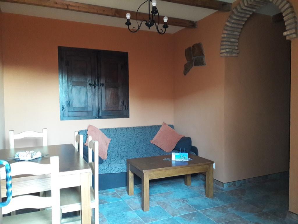 Los Montes Guest House Casas de Miravete ภายนอก รูปภาพ